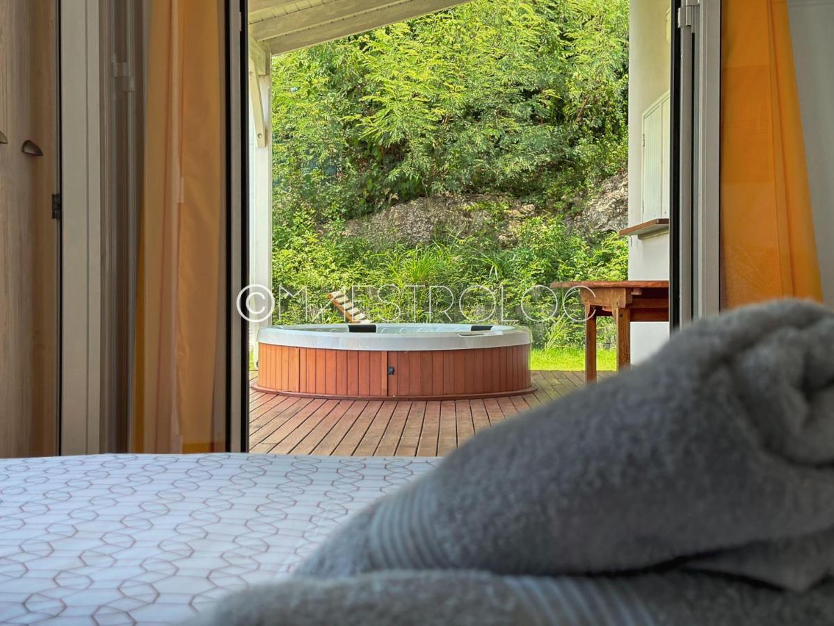 Promo ! La Caraibes Avec Jacuzzi Et Proche De La Du Bourg ! Villa Sainte-Anne (Grande-Terre)